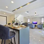 Karya Luxury - With Private Pool For 6 People In Hisaroenue