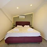 Karya Luxury - With Private Pool For 6 People In Hisaroenue Vilă *
