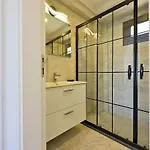 Vilă Karya Luxury - With Private Pool For 6 People In Hisaroenue