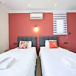 Karya Luxury - With Private Pool For 6 People In Hisaroenue