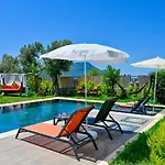 Karya Luxury - With Private Pool For 6 People In Hisaroenue Vilă