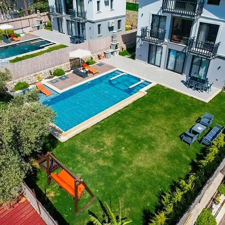 Karya Luxury - With Private Pool For 6 People In Hisaroenue