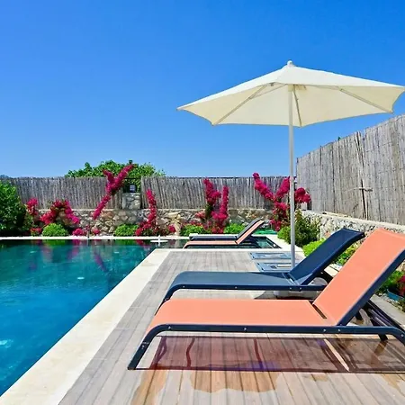 Karya Luxury - With Private Pool For 6 People In Hisaroenue *