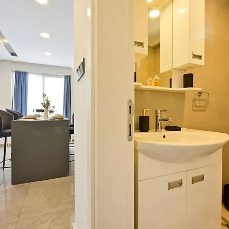 Karya Luxury - With Private Pool For 6 People In Hisaroenue Vilă *