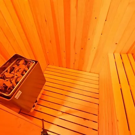 Willa Karya Luxury - With Private Pool For 6 People In Hisaroenue *