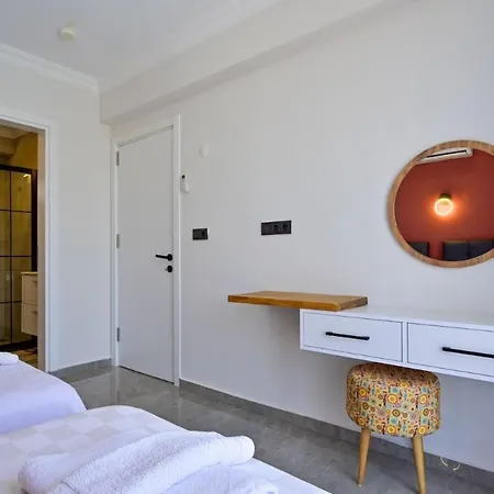 Vilă Karya Luxury - With Private Pool For 6 People In Hisaroenue