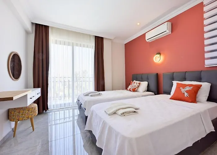 Willa Karya Luxury - With Private Pool For 6 People In Hisaroenue