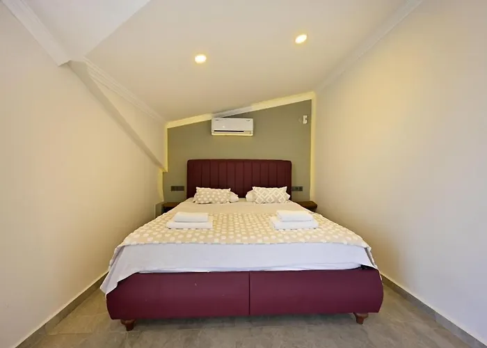 Karya Luxury - With Private Pool For 6 People In Hisaroenue Willa *