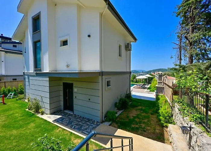 Villa Karya Luxury - With Private Pool For 6 People In Hisaroenue