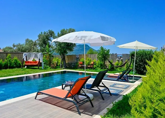 Karya Luxury - With Private Pool For 6 People In Hisaroenue Willa