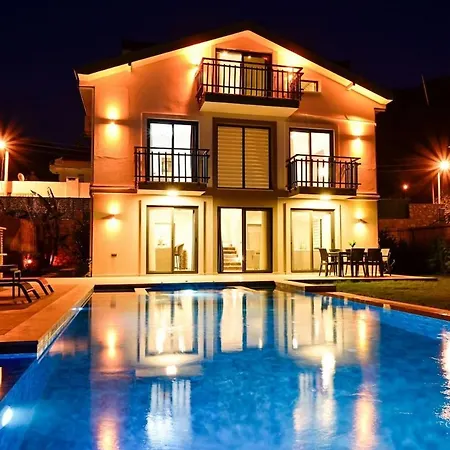 Karya Luxury - With Private Pool For 6 People In Hisaroenue Вилла *