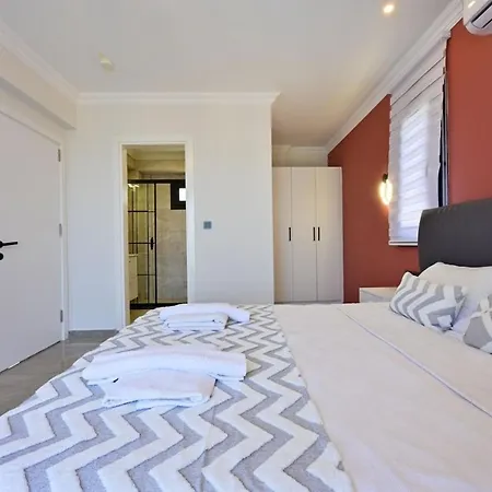 Вилла Karya Luxury - With Private Pool For 6 People In Hisaroenue